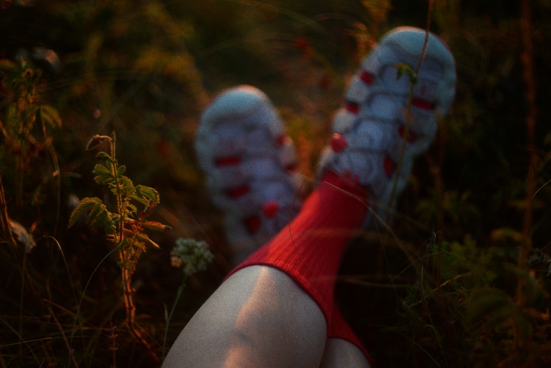 Cuida la salud de tus pies con hábitos diarios simples