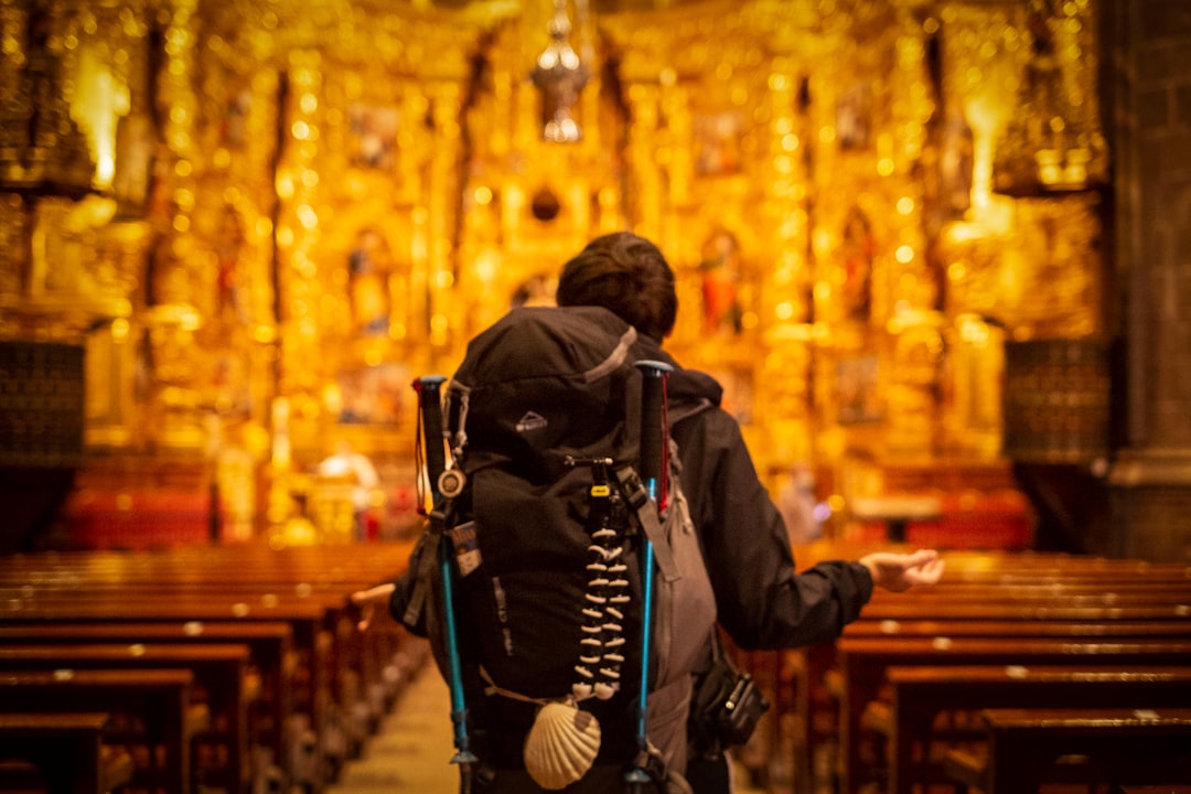 Aplicación de música católica: escuchar himnos, playlists y radios