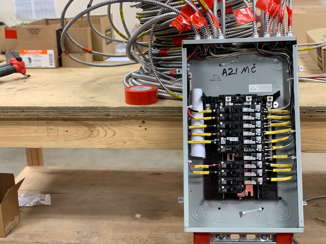Manual práctico de electricidad: conceptos, herramientas y seguridad